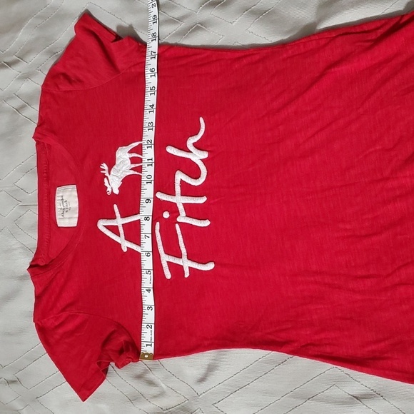 Abercrombie & Fitch Women's Red Embroidered Tee Size Small - Picture 5 of 6